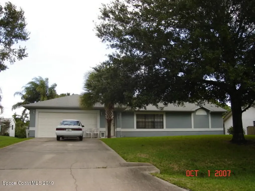 1579 Sutschek Street NE Palm Bay FL 32907
