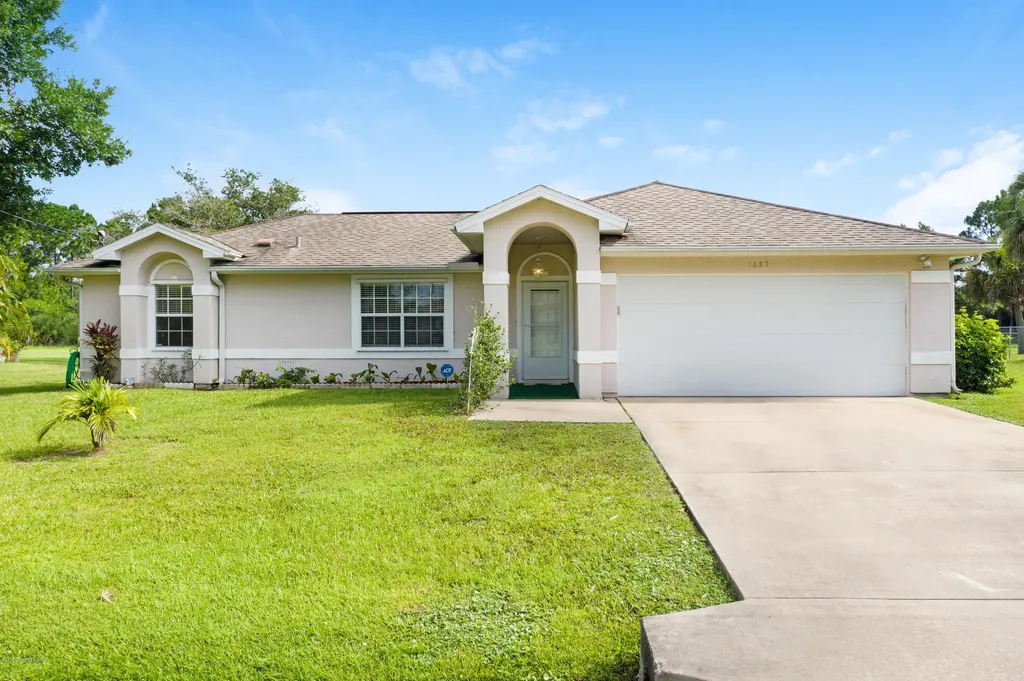 1687 Heartwellville Street NW Palm Bay FL 32907