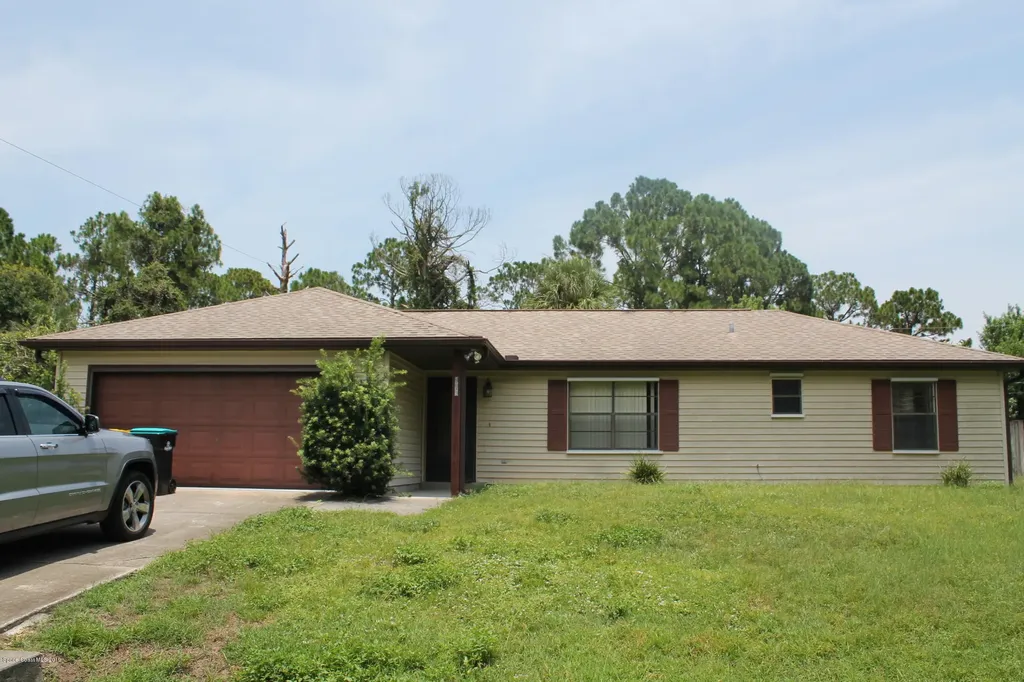 589 Hillsdale Avenue NW Palm Bay FL 32907