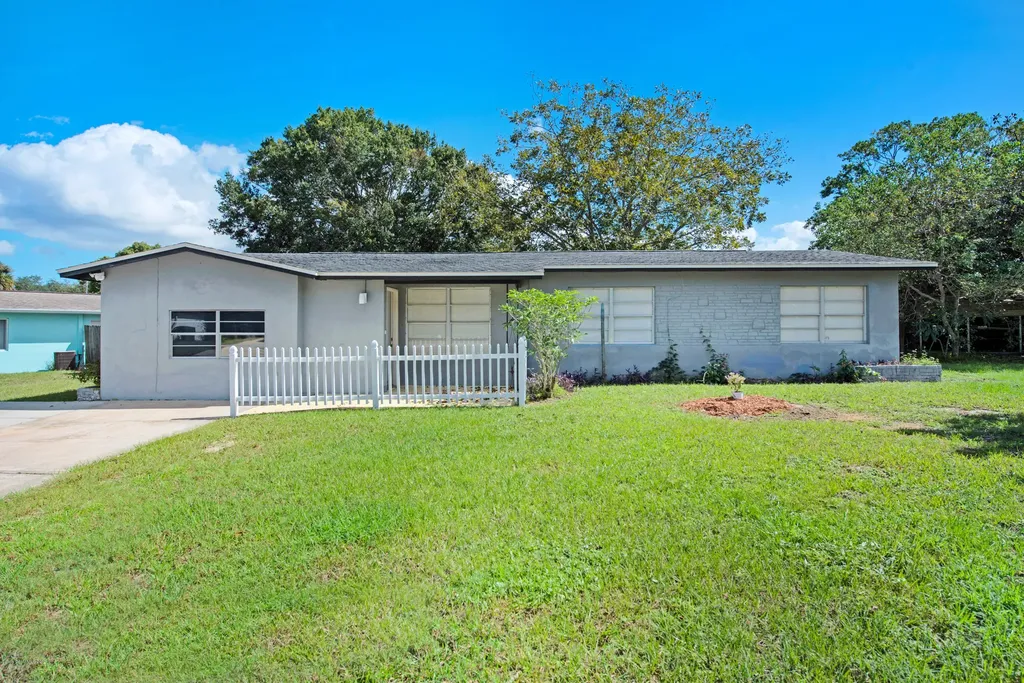 1418 Crest Drive Titusville FL 32780