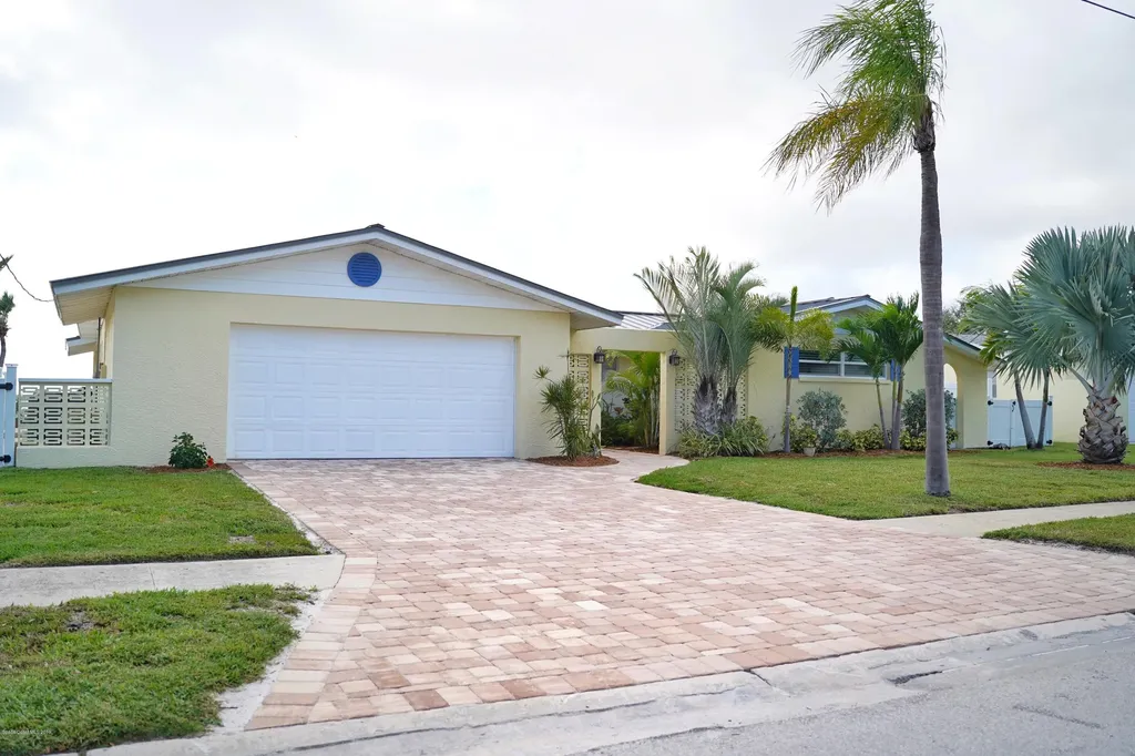 525 W Gateway Court Merritt Island FL 32952