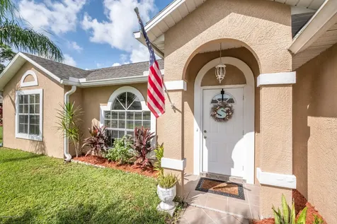 160 Airview Avenue NE Palm Bay FL 32907