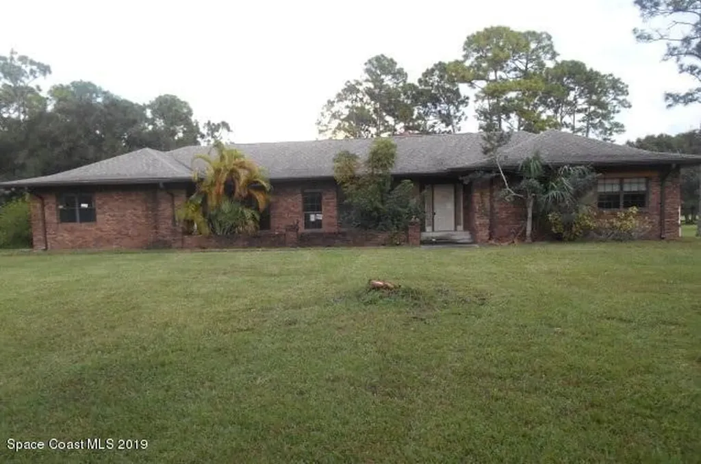 2225 Pine Meadow Avenue Melbourne FL 32904