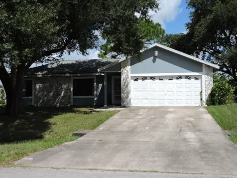 555 Balcom Terrace SE Palm Bay FL 32909