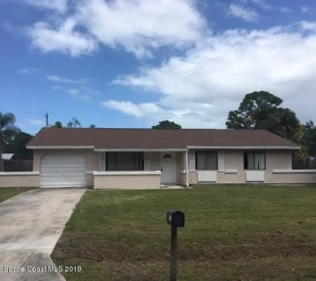1673 Rushmore Avenue SE Palm Bay FL 32909