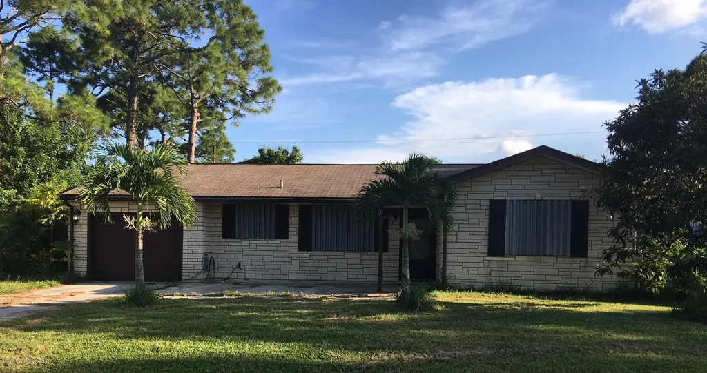 1360 Salina Street SE Palm Bay FL 32909