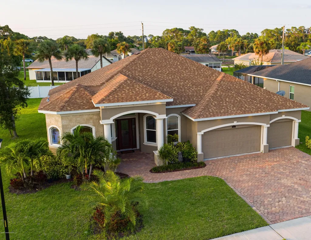 111 Via Catalano Court NE Palm Bay FL 32907