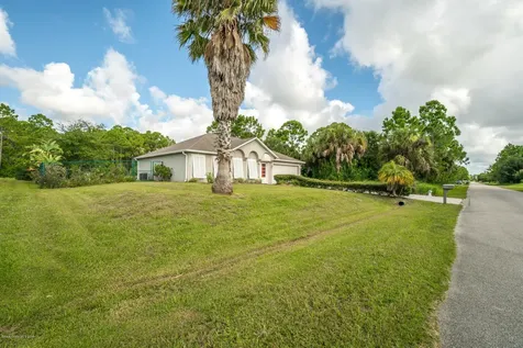 1462 Amador Avenue NW Palm Bay FL 32907