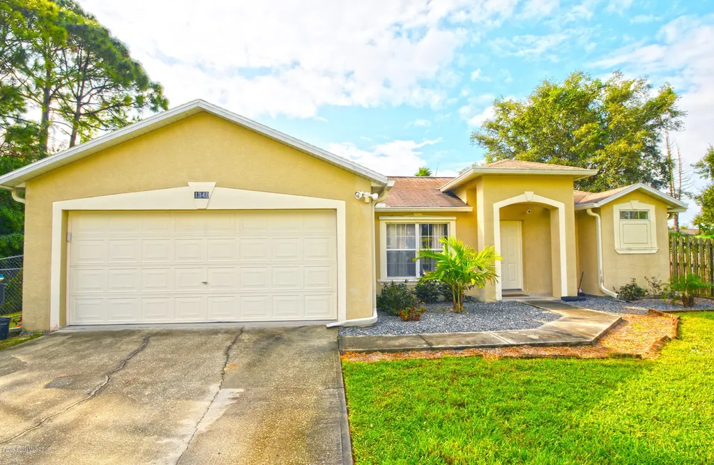 1340 Hegira Street NW Palm Bay FL 32907