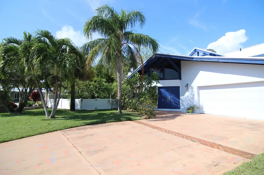 1722 Bay Shore Drive Cocoa Beach FL 32931