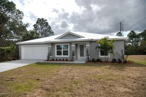120 Carillo Street NE Palm Bay FL 32907