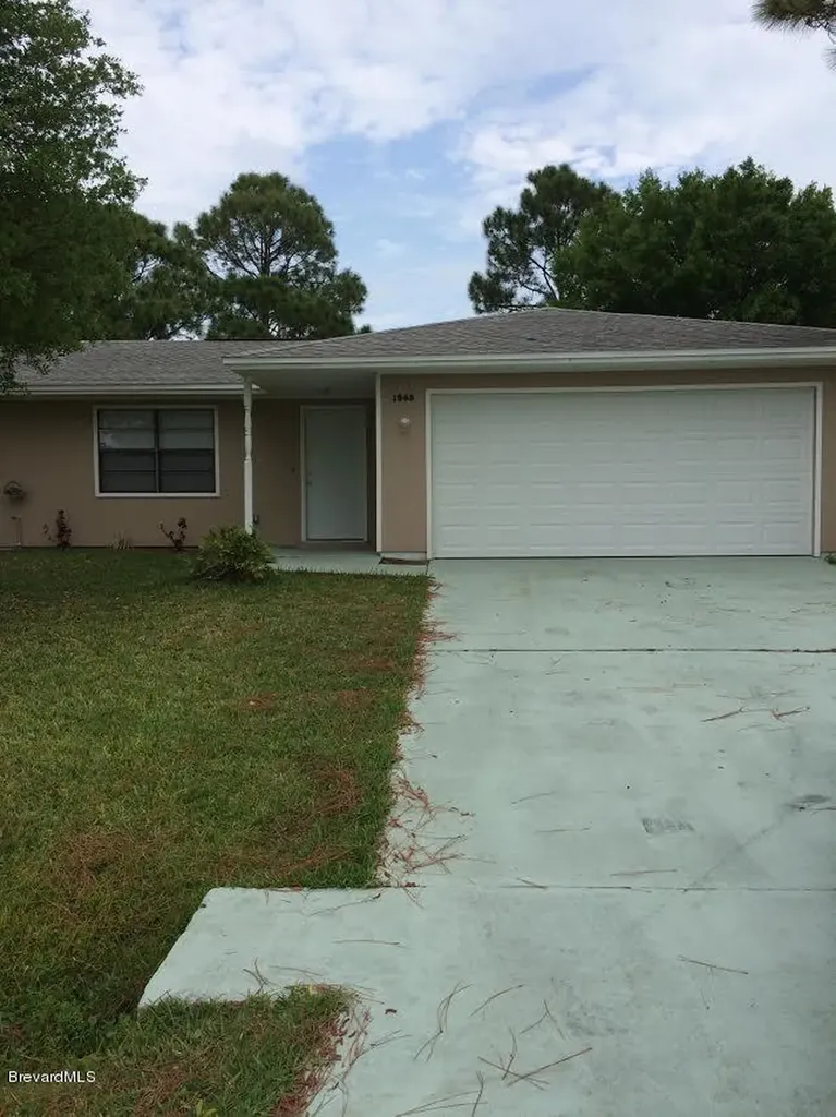 1543 Reed Street NW Palm Bay FL 32907