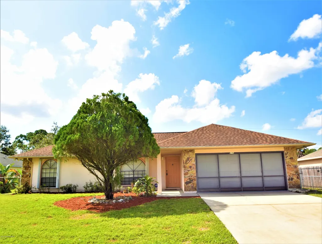 676 Ontario Street NW Palm Bay FL 32907
