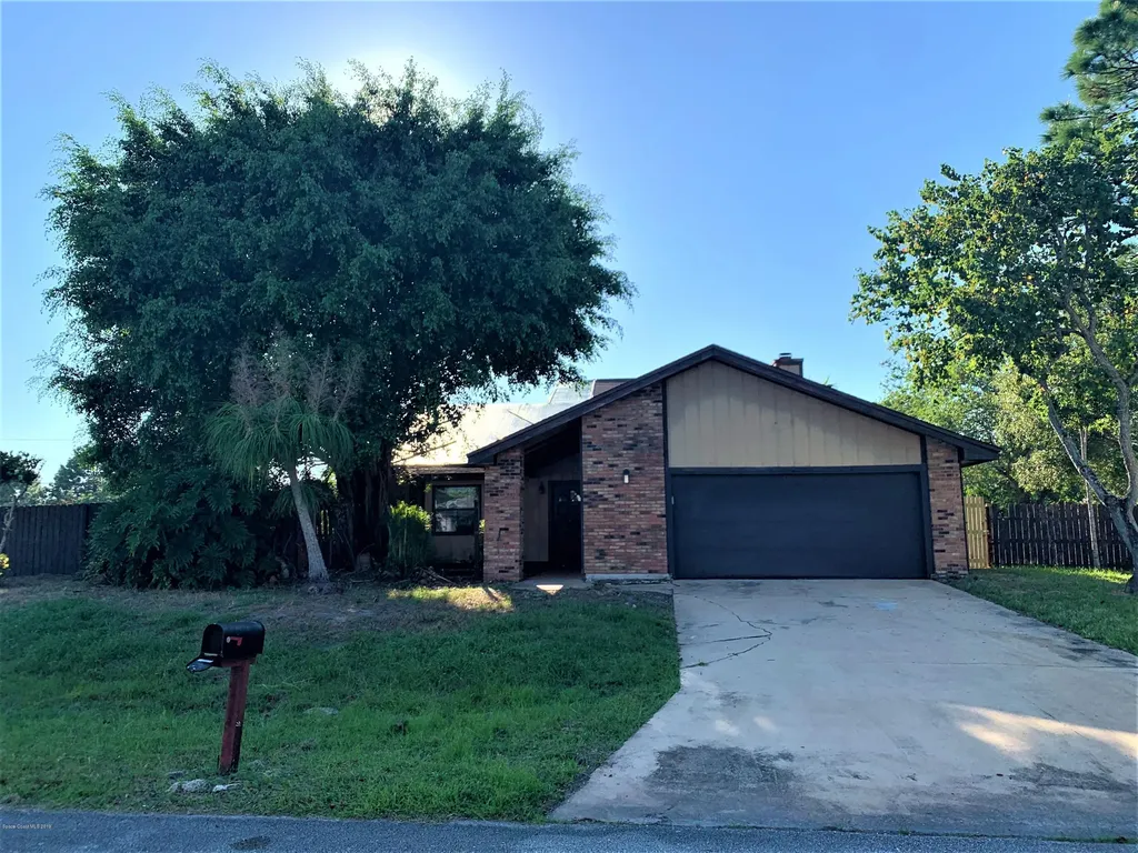 1060 Mina Avenue NE Palm Bay FL 32907