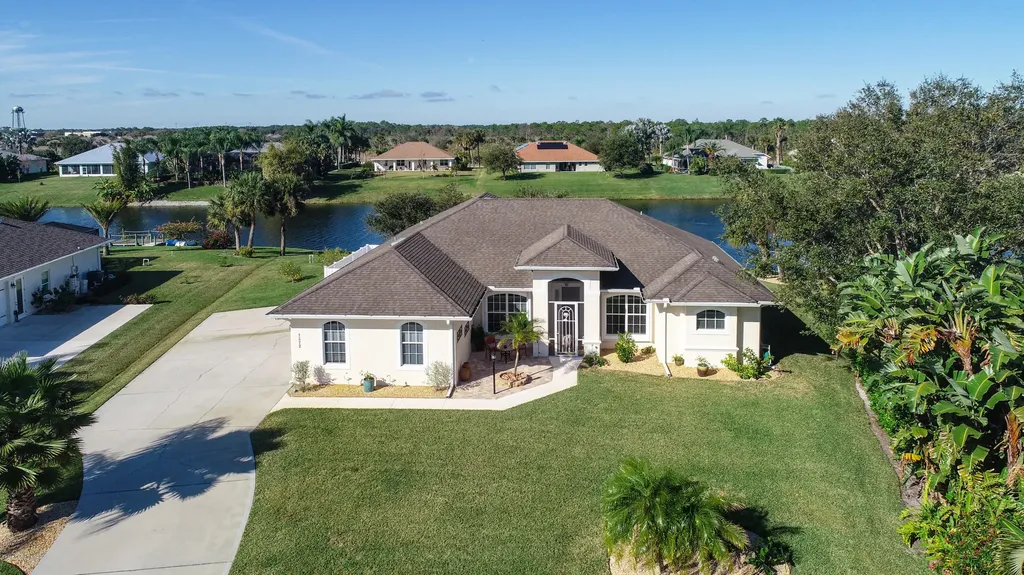 1572 Eagles Circle Sebastian FL 32958