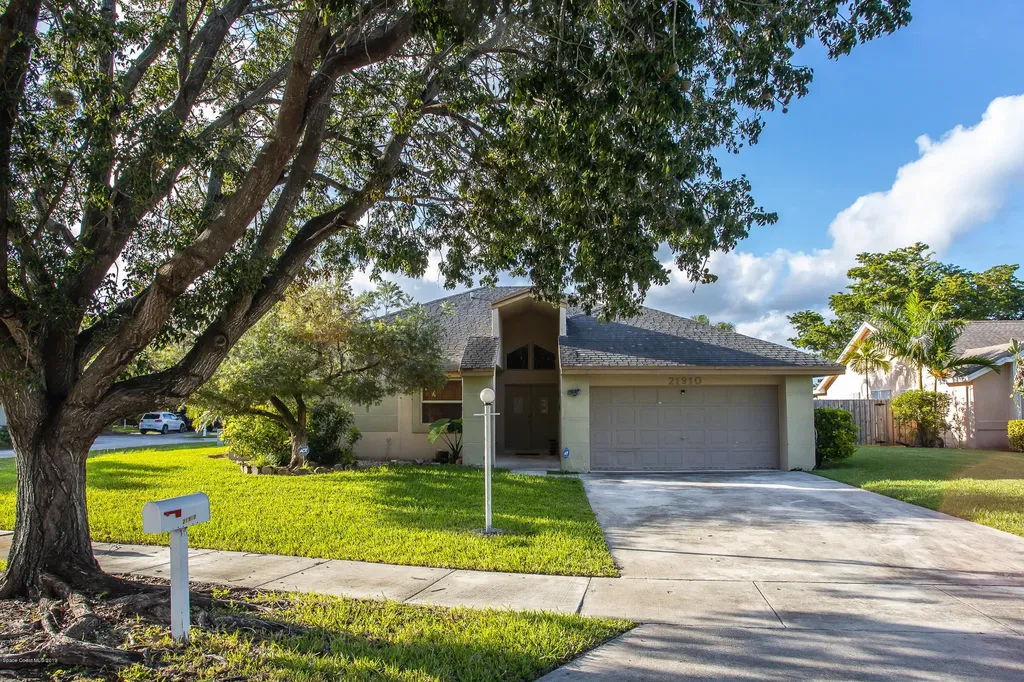 21910 SW 98th Avenue Cutler Bay FL 33190