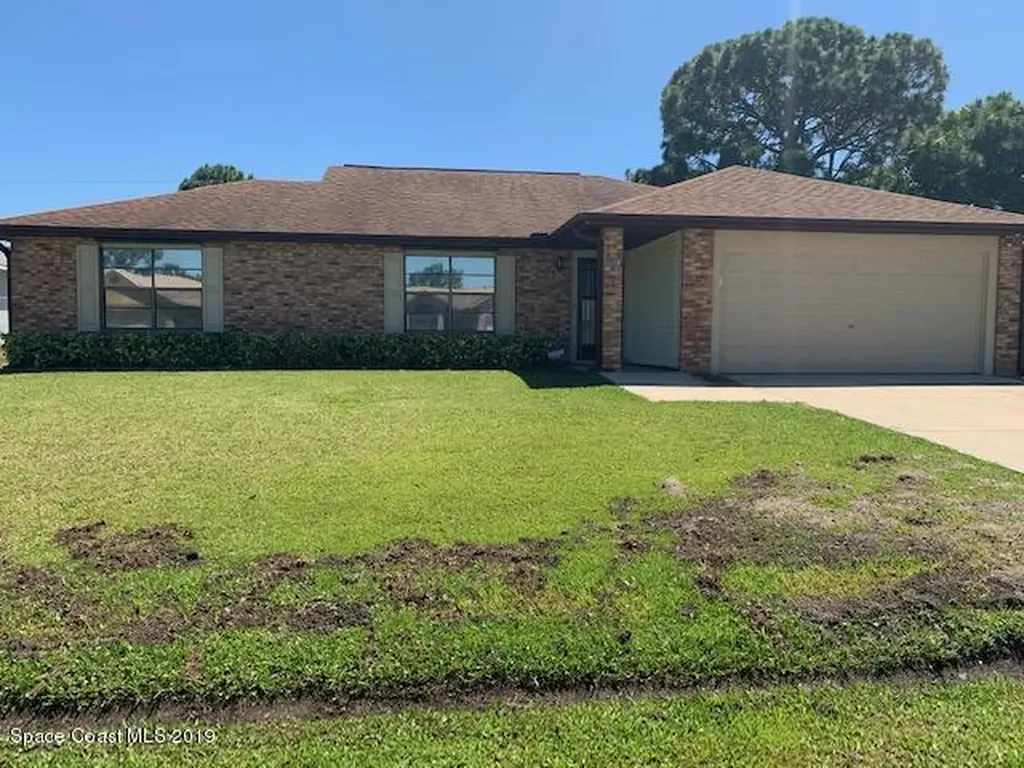 1007 Locust Avenue NW Palm Bay FL 32907