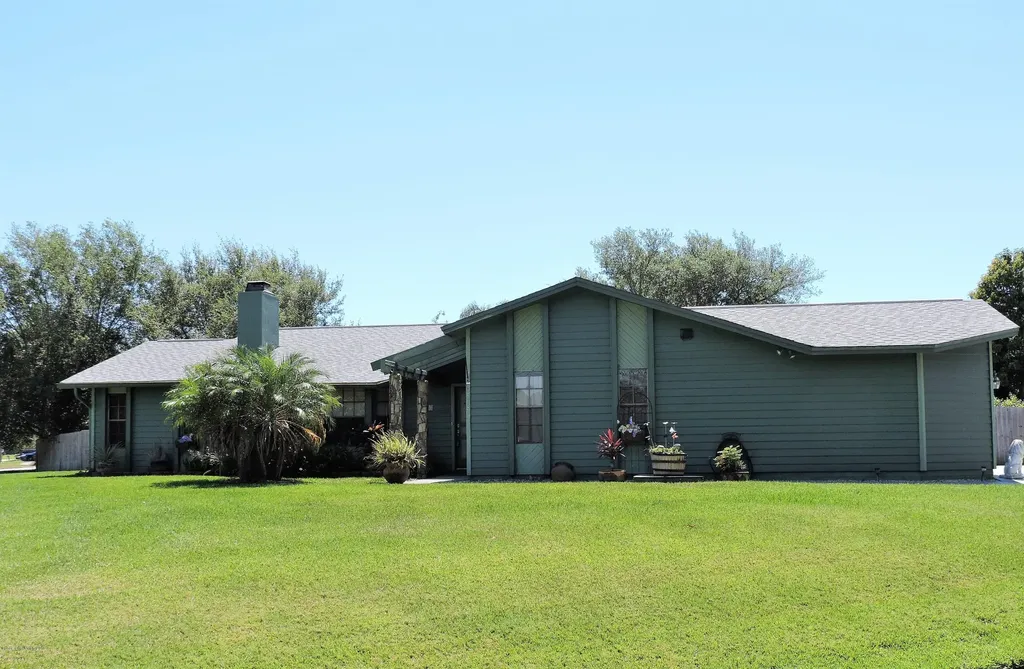 898 Ripley Terrace NE Palm Bay FL 32907