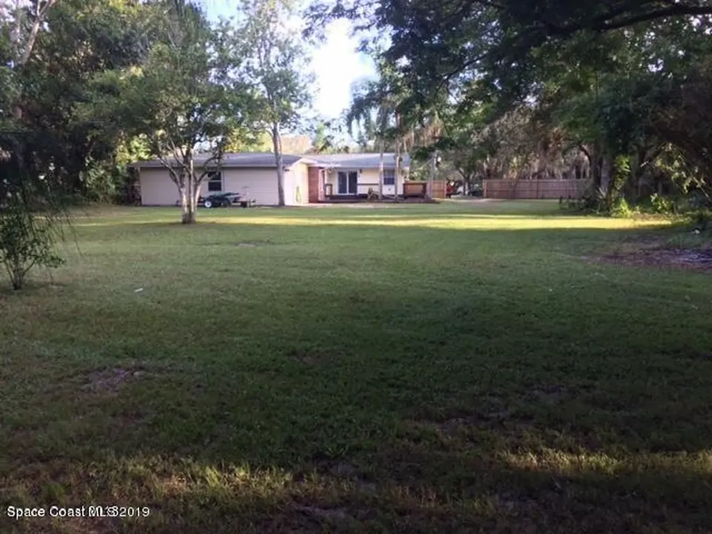 1961 Roc Rosa Drive NE Palm Bay FL 32905