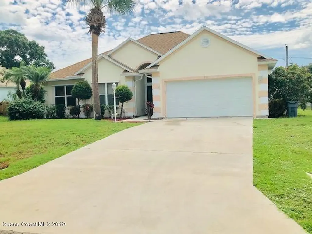 561 Ray Street Sebastian FL 32958
