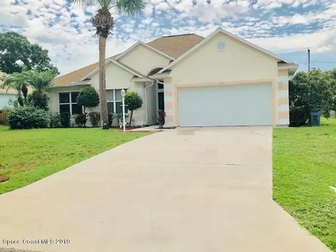 561 Ray Street Sebastian FL 32958