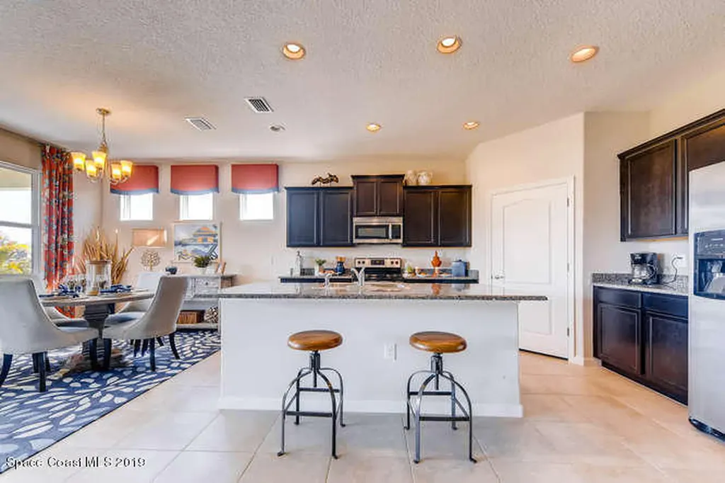 762 Old Country Road SE Palm Bay FL 32909