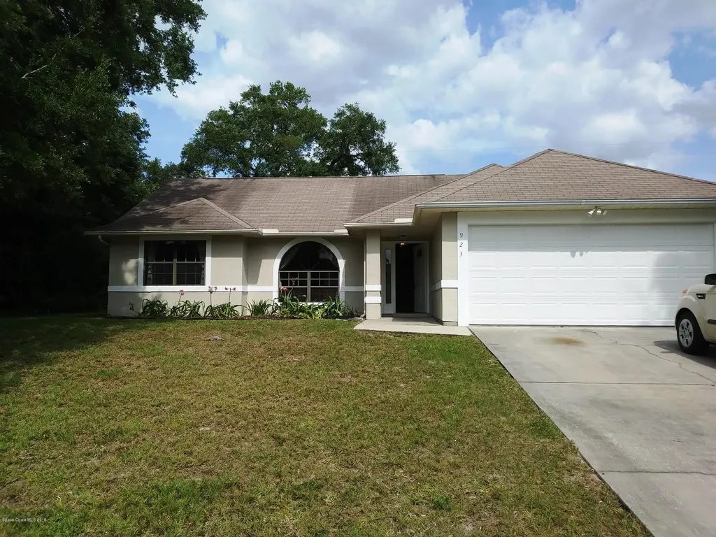923 Glencove Avenue NW Palm Bay FL 32907