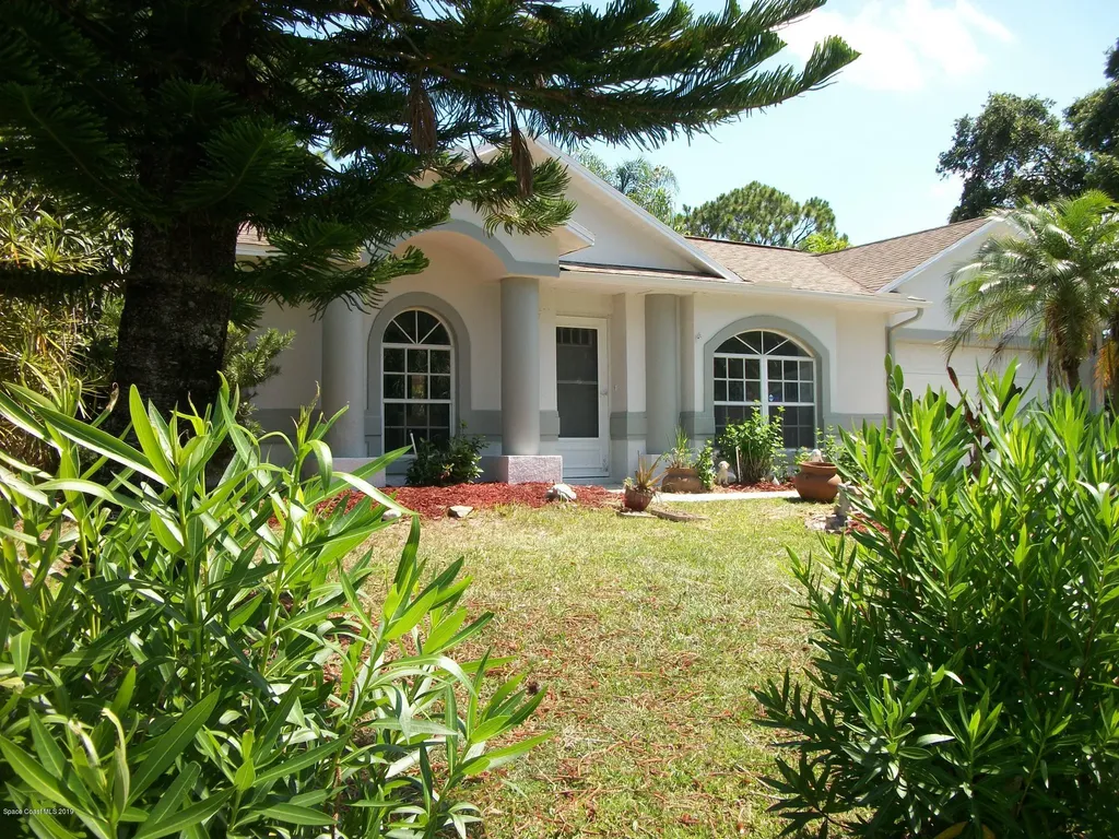 1725 Heartwellville Street NW Palm Bay FL 32907