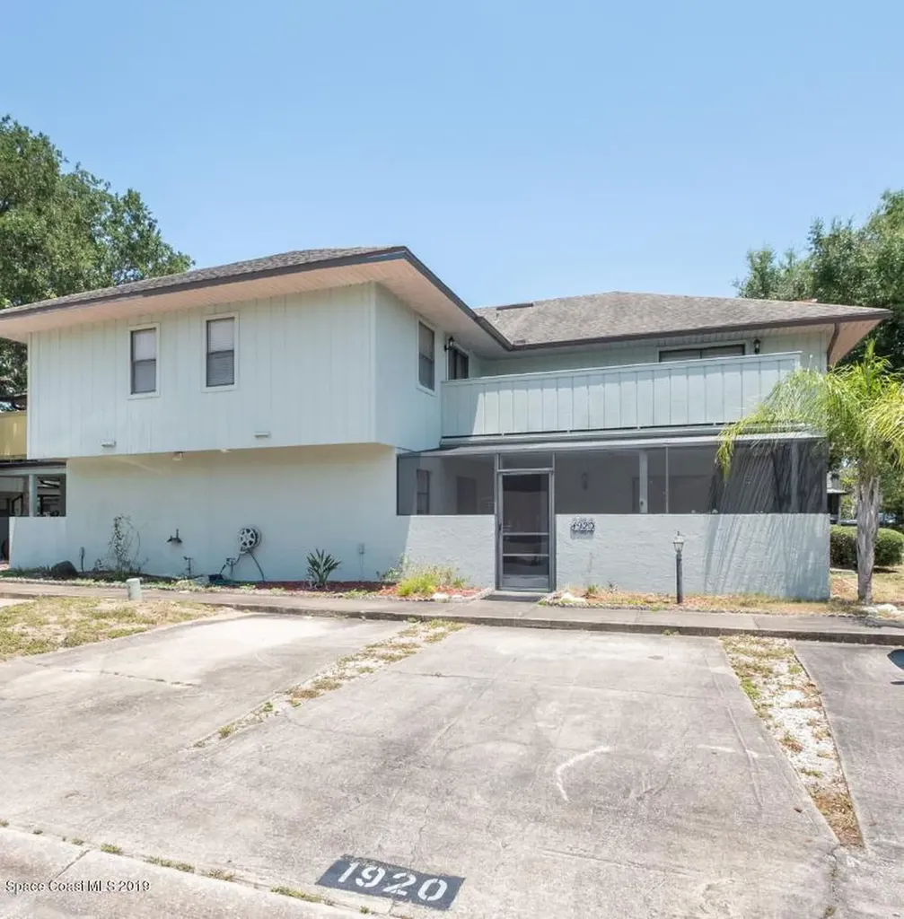 1920 Dipol Courtway Titusville FL 32780