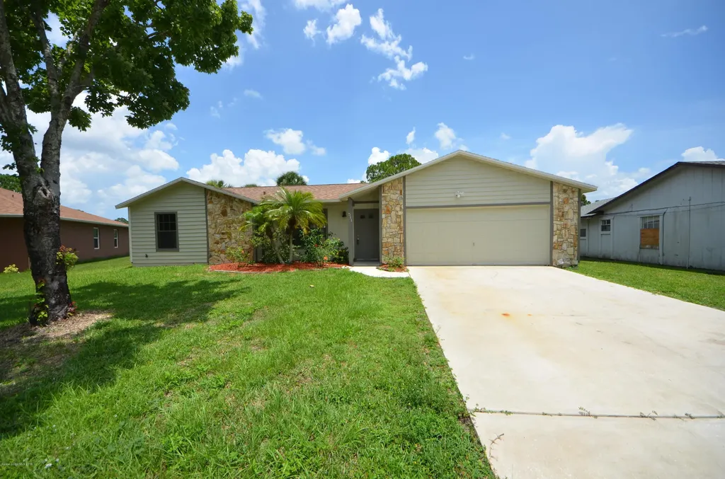 511 Borraclough Avenue NW Palm Bay FL 32907