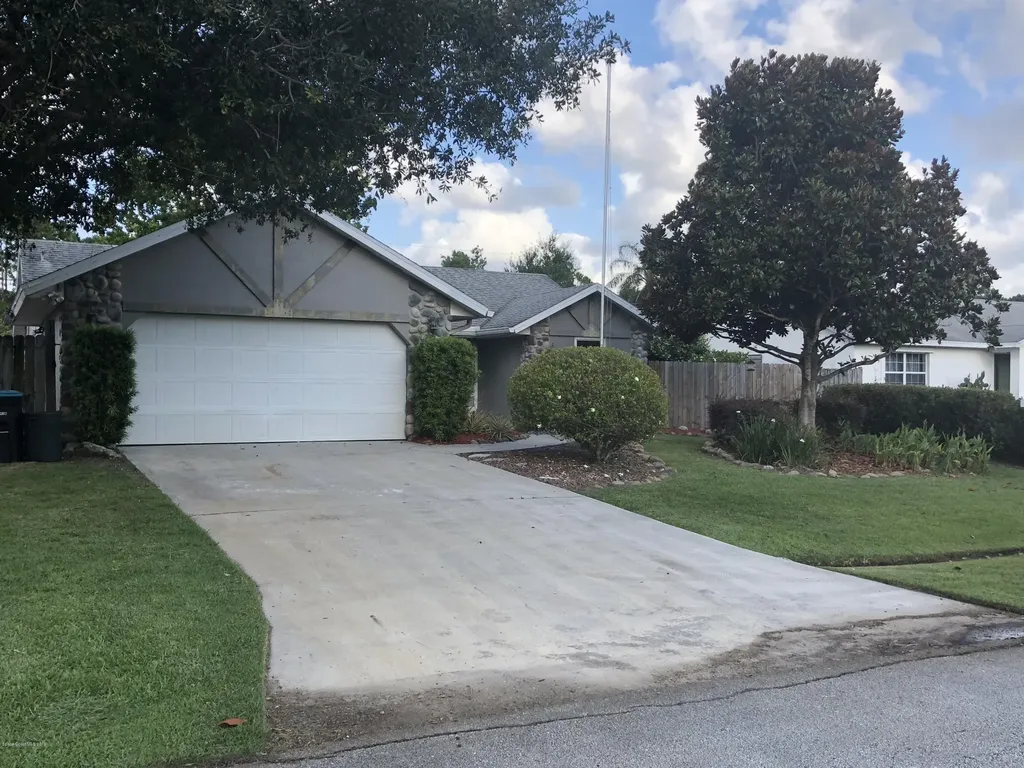 1371 Medina Avenue NW Palm Bay FL 32907