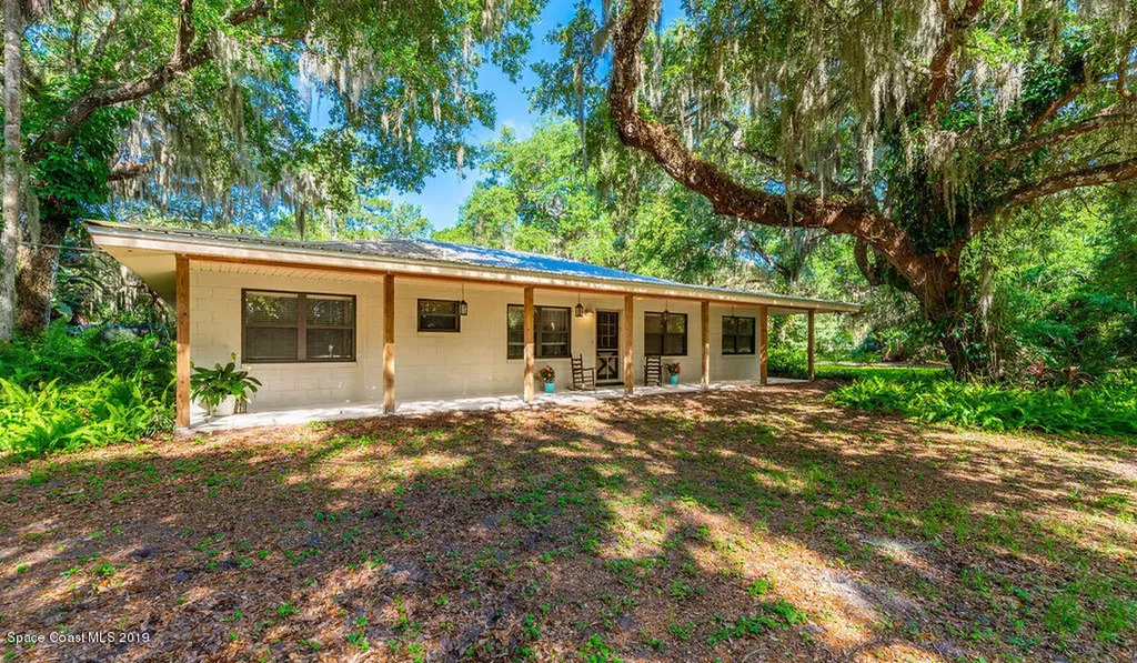 5760 Seminole Street Mims FL 32754