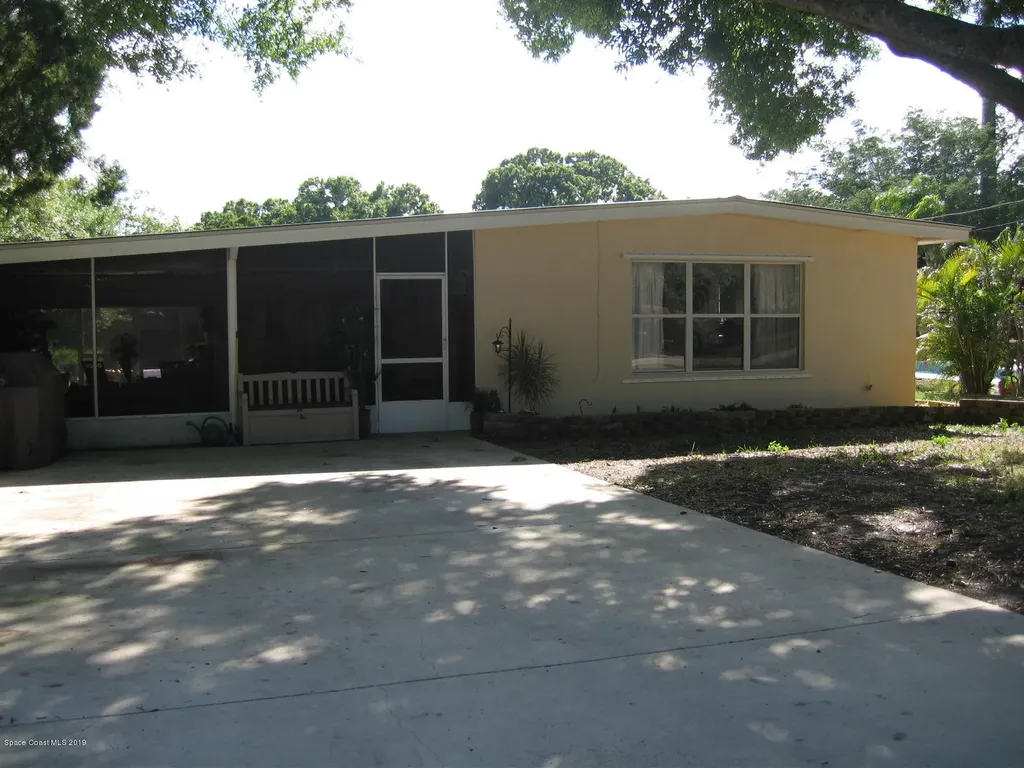 1953 Sunset Drive SW Vero Beach FL 32962