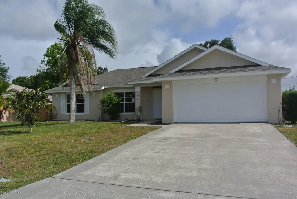 914 Dupont Street NE Palm Bay FL 32907