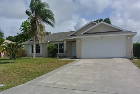 914 Dupont Street NE Palm Bay FL 32907