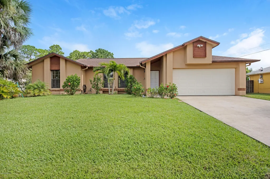 833 Jena Court NW Palm Bay FL 32907