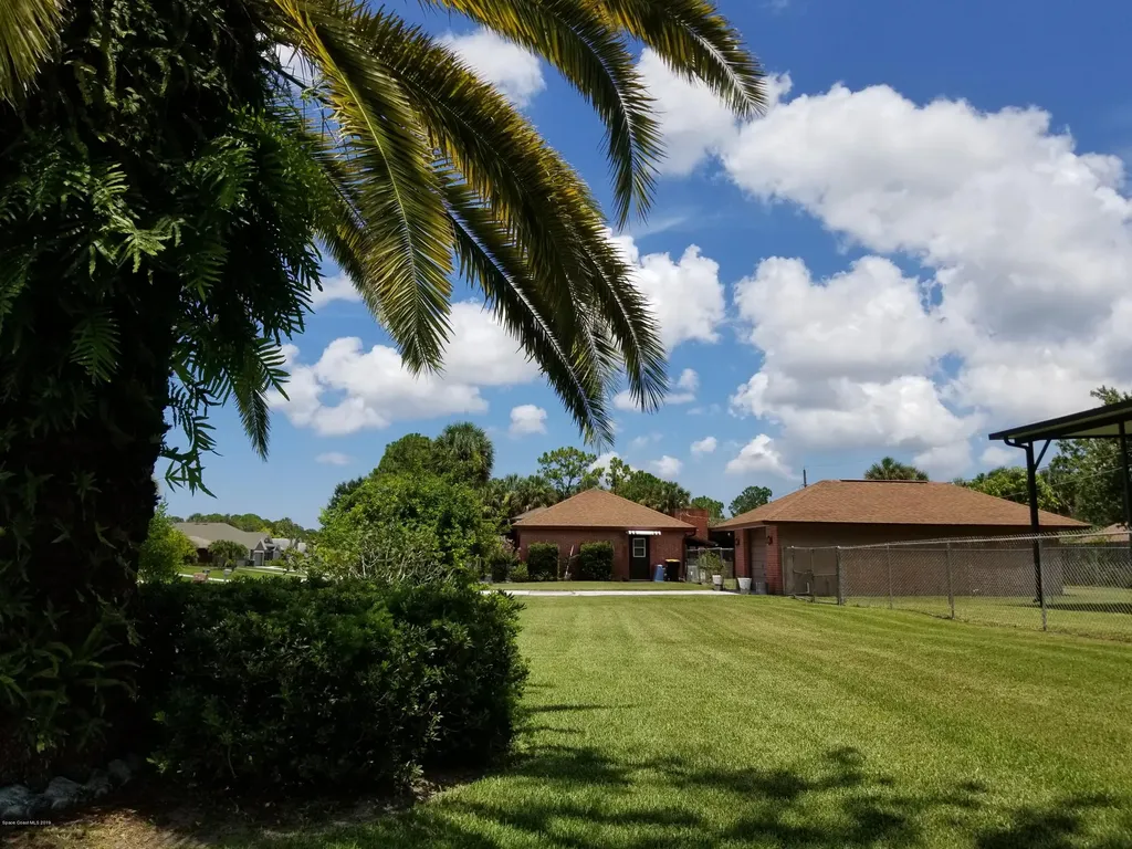 306 Evergreen Street NE Palm Bay FL 32907