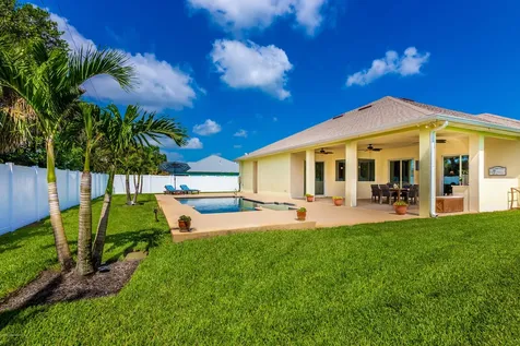 121 Wayne Avenue Indialantic FL 32903
