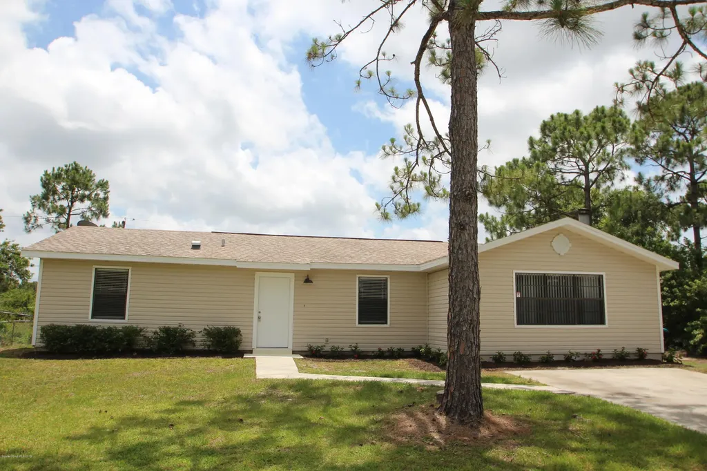 1440 Sandusky Street SE Palm Bay FL 32909