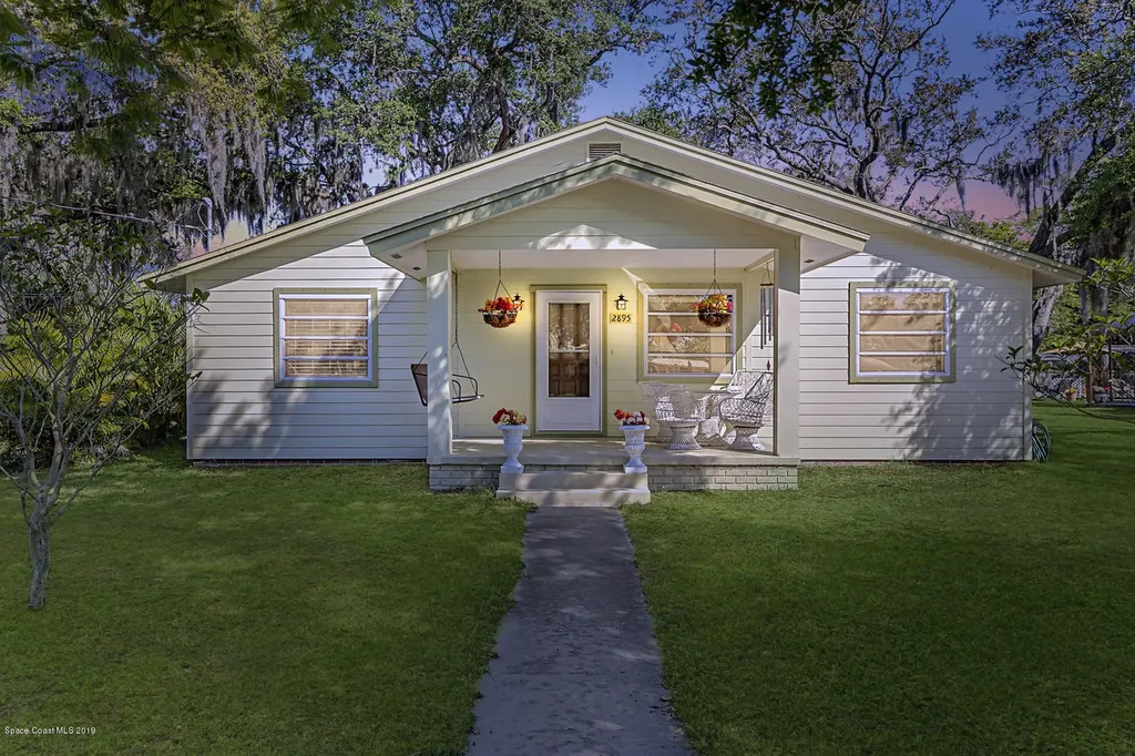 2895 Hickory Avenue NE Palm Bay FL 32905