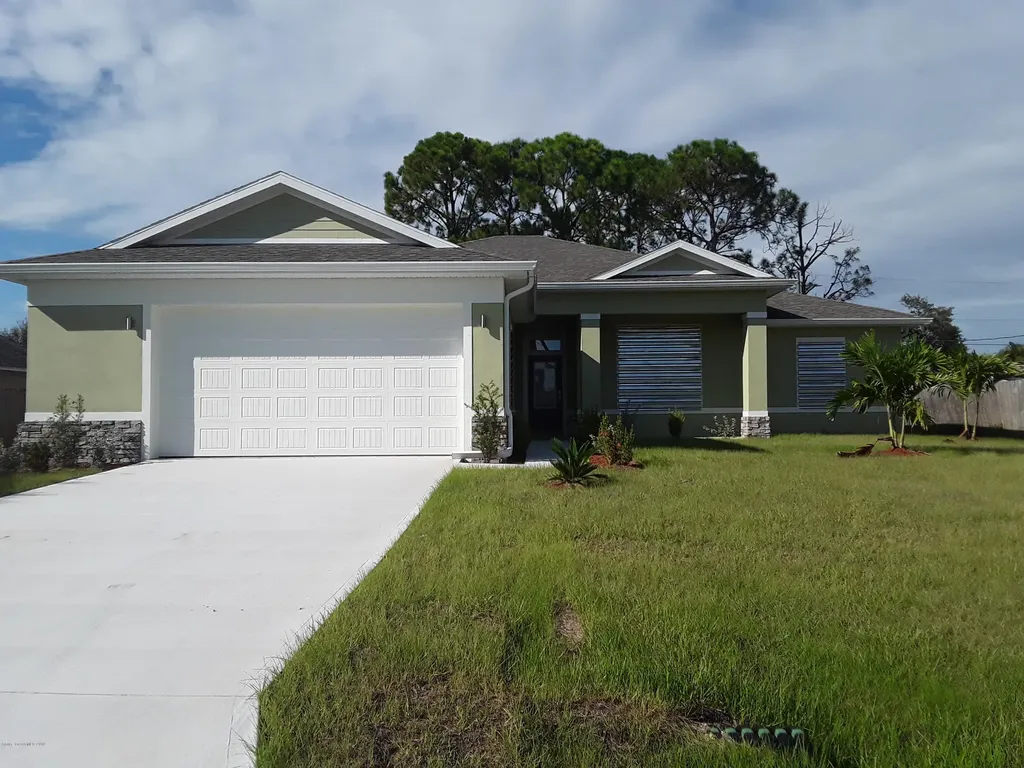 457 Capeador Street NW Palm Bay FL 32907