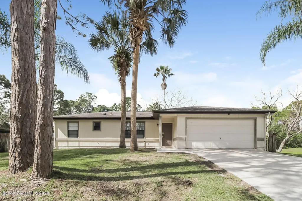 1902 Waukesha Avenue SE Palm Bay FL 32909
