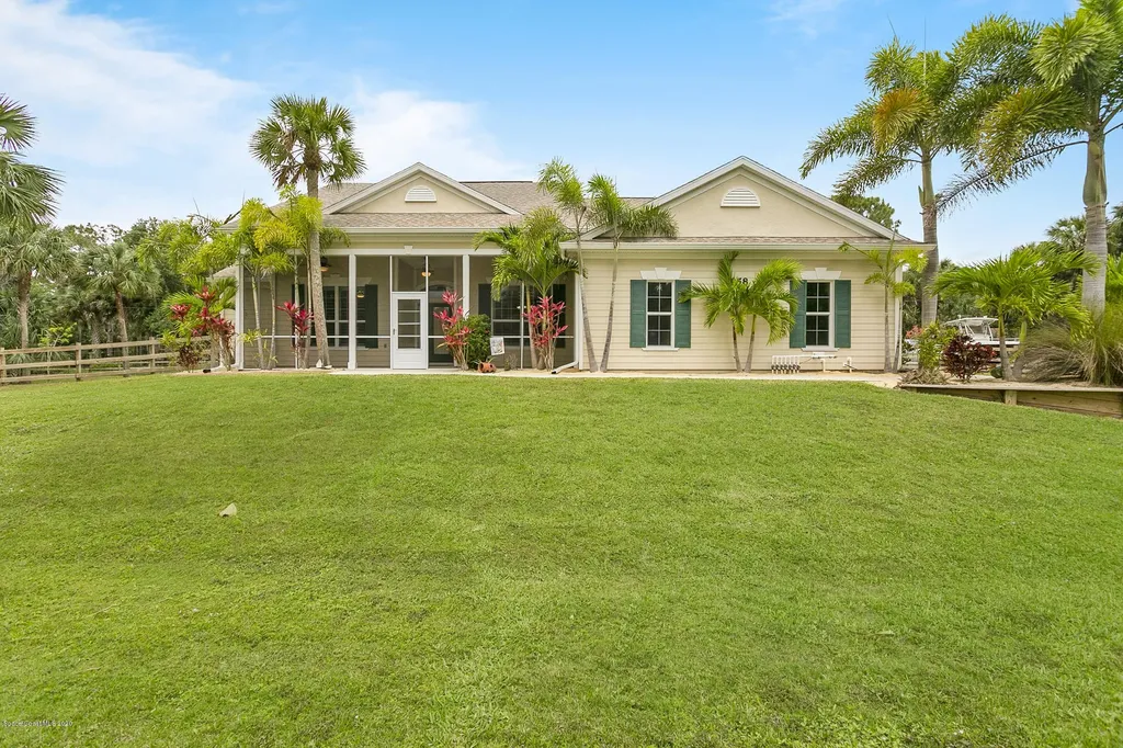858 Rebus Avenue SW Palm Bay FL 32908