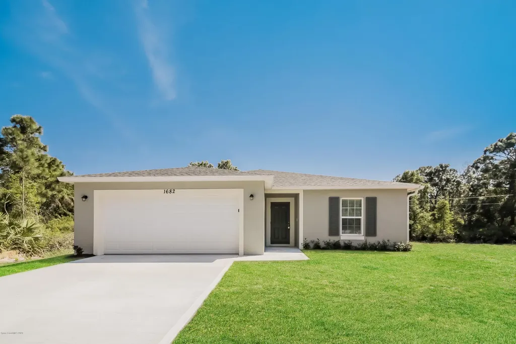 1682 Saipan Street SE Palm Bay FL 32909