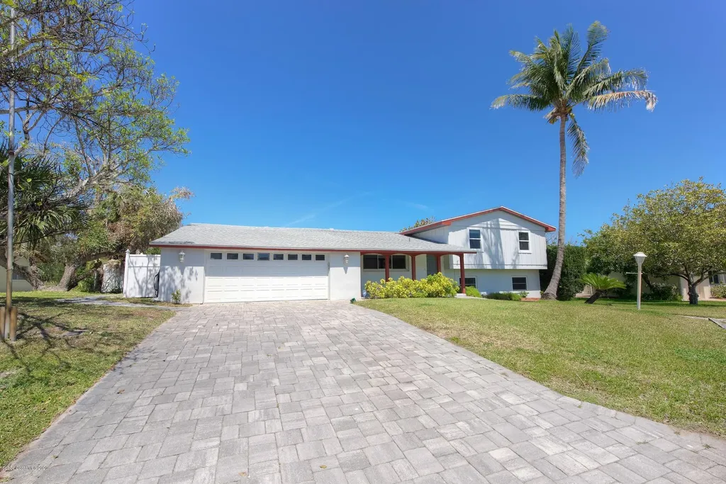 318 Avenue B Melbourne Beach FL 32951