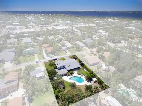 318 Avenue B Melbourne Beach FL 32951