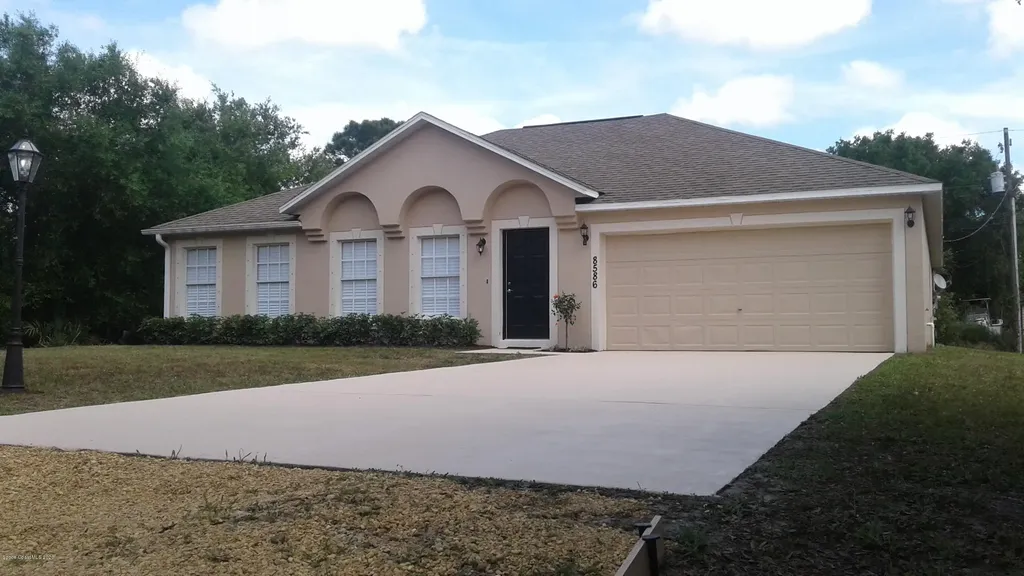 8586 105th Avenue Vero Beach FL 32967