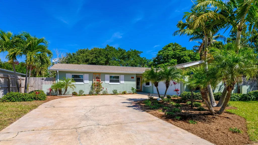 1188 Yacht Club Boulevard Indian Harbour Beach FL 32937