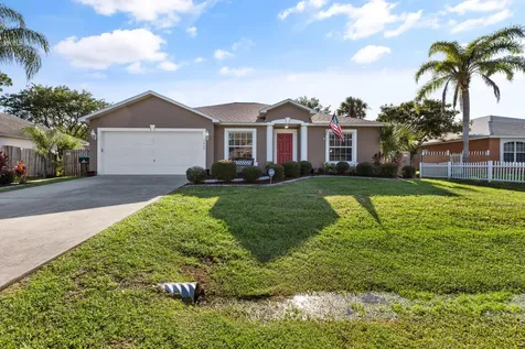 1660 Carbondale Avenue NW Palm Bay FL 32907