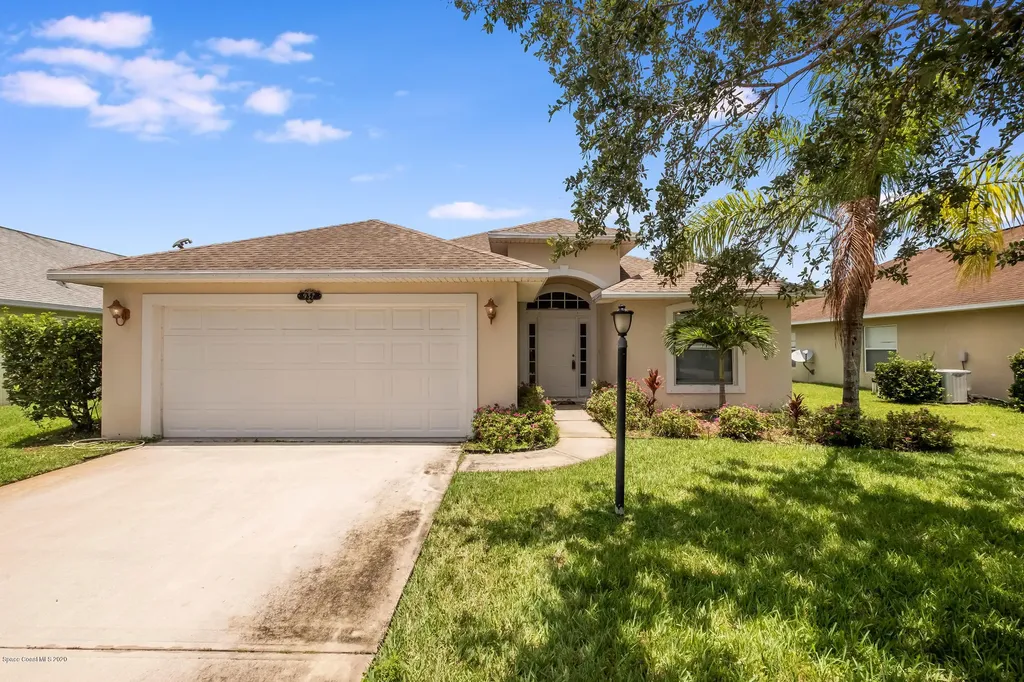937 Tavernier Circle NE Palm Bay FL 32905